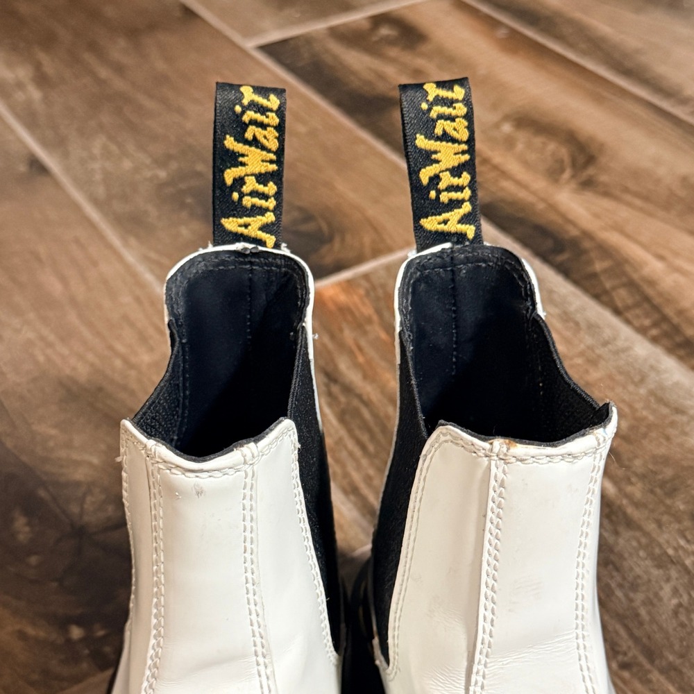 Dr. Martens 2976 Smooth Leather Platform Chelsea Boots, 8W/7M - Picture 4 of 13